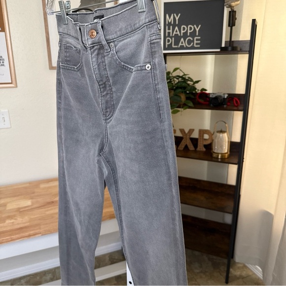Express Super High Rise Mom Jeans Stretch Women's Size 00 - Picture 3 of 11